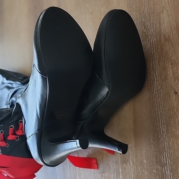 Black Red Pirate Boots Halloween Costume Accessory - Picture 4 of 6